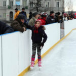 Na Rynku otwarto sztuczne lodowisko. / Radio Kielce