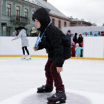Na Rynku otwarto sztuczne lodowisko. / Radio Kielce