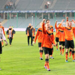 Radość piłkarzy KSZO po zwycięskim spotkaniu / Krzysztof Żołądek / Radio Kielce