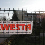 1.11.2013 Wszystkich Świętych. W Liceum im. Żeromskiego mieści się centrum organizacyjne Kwesty. / Wojciech Habdas / Radio Kielce