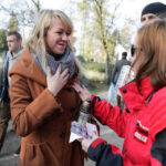 1.11.2013 Wszystkich Świętych. Kwestują m.in. dziennikarze Radia Kielce. / Wojciech Habdas / Radio Kielce