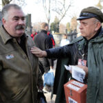 1.11.2013 Wszystkich Świętych. Od lat wśród kwestujących można spotkać Zdzisława Sabata. / Wojciech Habdas / Radio Kielce