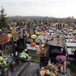 1.11.2013 Cmentarz w Cedzynie. Dzień Wszystkich Świętych. / Wojciech Habdas / Radio Kielce