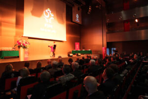 Konferencja "Bezpieczny Stadion". Występ Kieleckiego Teatru Tańca. / Wojciech Habdas / Radio Kielce