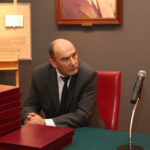 Pamiątki po prezydencie Kielc Stefanie Artwińskim przekazane Muzeum Historii Kielc. Andrzej Sygut, wiceprezydent Kielc. / Stanisław Blinstrub / Radio Kielce