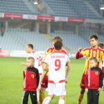 Przywitanie się zawodników obu drużyn / Kamil Król / Radio Kielce