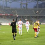 Żółta kartka dla Macieja Korzyma / Kamil Król / Radio Kielce