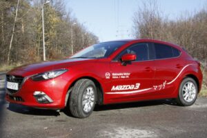 Nowa Mazda 3 / Robert Felczak / Radio Kielce