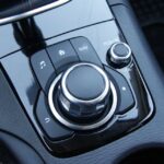 Nowa Mazda 3 / Robert Felczak / Radio Kielce