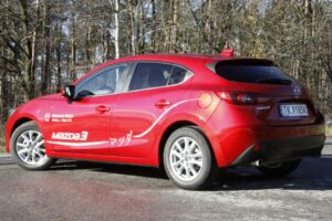 Nowa Mazda 3 / Robert Felczak / Radio Kielce