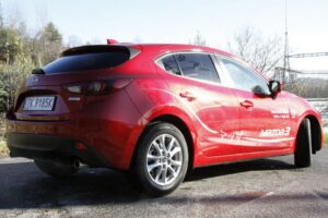 Nowa Mazda 3 / Robert Felczak / Radio Kielce