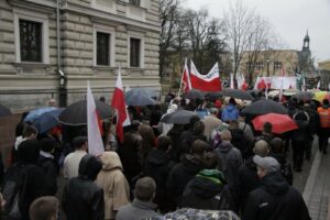 Marsz Niepodległości przeszedł ulicami Kielc. Zorganizował go Ruch Narodowy Świętokrzyskie / Kamil Król / Radio Kielce