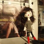 Wystawa "Moda w kinie, największe kreacje", przedstawia 22 lalki portretujące wielkie aktorki w niezapomnianych strojach / Kamil Król / Radio Kielce