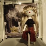 Wystawa "Moda w kinie, największe kreacje", przedstawia 22 lalki portretujące wielkie aktorki w niezapomnianych strojach / Kamil Król / Radio Kielce