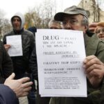 Manifestacja  mieszkańców  z ostrowieckiej Spółdzielni Mieszkaniowej  Hutnik przeciwko podziałowi spółdzielni / Kamil Król / Radio Kielce