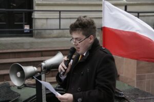 Inicjator marszu Adrian Lewicki z Ruchu Narodowego Świętokrzyskie / Kamil Król / Radio Kielce