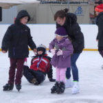 Otwarcie sztucznego lodowiska na kieleckim Rynku. / Stanisław Blinstrub / Radio Kielce