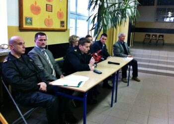 Spotkanie rodziców w szkole w  Sadowiu / Teresa Czajkowska / Radio Kielce