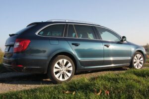 Skoda Superb / Robert Felczak / Radio Kielce