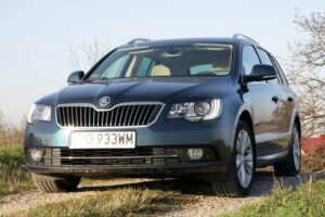 Skoda Superb / Robert Felczak / Radio Kielce