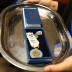 Aspirant sztabowy Tomasz Królak odznaczony Orderem Uśmiechu - order usmioechu / Stanisław Blinstrub / Radio Kielce