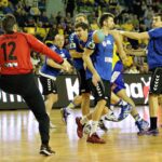 Na bramkę rzuca Denis Buntić / Stanisław Blinstrub / Radio Kielce