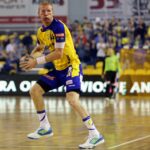 Karol Bielecki w czasie ataku na bramkę / Stanisław Blinstrub / Radio Kielce