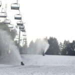 Rozpoczęto naśnieżanie kieleckich stoków narciarskich.Telegraf. / Piotr Michalski / Radio Kielce