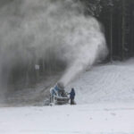 Rozpoczęto naśnieżanie kieleckich stoków narciarskich.Telegraf. / Piotr Michalski / Radio Kielce