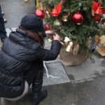 Choinki kieleckich gimnazjów na Placu Artystów / Piotr Michalski / Radio Kielce