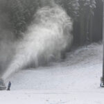 Rozpoczęto naśnieżanie kieleckich stoków narciarskich.Telegraf. / Piotr Michalski / Radio Kielce