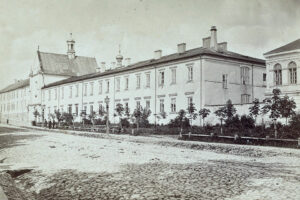 Budynek seminarium przy kościele Świętej Trójcy, 1885 rok / fotopolska.eu