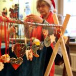 Wystawa i produkcja ozdób z ceramiki w Muzeum Zabawek i Zabawy w Kielcach / Stanisław Blinstrub / Radio Kielce