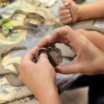 Wystawa i produkcja ozdób z ceramiki w Muzeum Zabawek i Zabawy w Kielcach / Stanisław Blinstrub / Radio Kielce