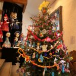 Dzieci ze szkoły i przedszkola w Piekoszowie ubrały Choinkę w Teatrze Kubuś / Stanisław Blinstrub / Radio Kielce