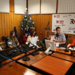 Nasza stypendystka Karolina Sala przybyła do Radia Kielce z grupą przyjaciół / Piotr MIchalski / Radio Kielce