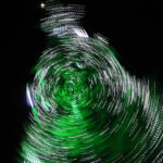 Świąteczne ozdoby na al. Solidarności  przyciągnęły uwagę pani Agaty / Agata