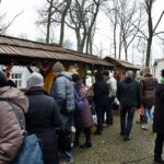Doroczny Kiermasz Świąteczny w Dworku Laszczyków w Kielcach zgromadził rekordową liczbę widzów i wystawców. / Stanisław Blinstrub / Radio Kielce