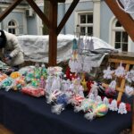 Doroczny Kiermasz Świąteczny w Dworku Laszczyków w Kielcach zgromadził rekordową liczbę widzów i wystawców. / Stanisław Blinstrub / Radio Kielce