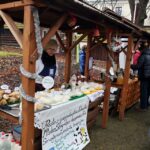 Doroczny Kiermasz Świąteczny w Dworku Laszczyków w Kielcach zgromadził rekordową liczbę widzów i wystawców. / Stanisław Blinstrub / Radio Kielce