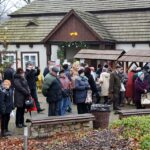 Doroczny Kiermasz Świąteczny w Dworku Laszczyków w Kielcach zgromadził rekordową liczbę widzów i wystawców. / Stanisław Blinstrub / Radio Kielce