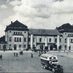 Dworzec PKP w połowie XX wieku / E. Falkowski