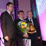 Świętokrzyska Gala Jakości. Nagrody z okazji XV-lecia istnienia Konkursu Świętokrzyska Nagroda Jakości - Nagroda Specjalna - Zrównoważony Rozwój otrzymała firma Dolina Nidy Sp. z o.o. / Wojciech Habdas / Radio Kielce