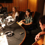 Studio Aktualności Dnia odwiedziła młodzież ze Stowarzyszenia Siemacha / Wojciech Habdas / Radio Kielce