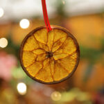 Choinka pod choinkę. Drzewko przygotowane przez Ojców Oblatów ze Św. Krzyża. / Wojciech Habdas / Radio Kielce