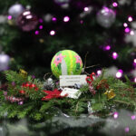 GOK-u w Bejscach 19 grudnia odbył się konkurs na najpiękniejszy stroik świąteczny. Panie przeznaczyły kilka dekoracji na akcję charytatywną prowadzoną przez Radio Kielce. / Wojciech Habdas / Radio Kielce