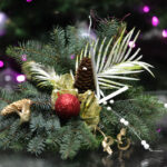 GOK-u w Bejscach 19 grudnia odbył się konkurs na najpiękniejszy stroik świąteczny. Panie z gmin Bejsce, Czarnocin, Opatowiec, Skablmierz i Kazimierza Wielka przeznaczyły kilka dekoracji na akcję charytatywną prowadzoną przez Radio Kielce. / Wojciech Habdas / Radio Kielce