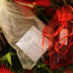 Kolejne prezenty lądują pod choinką, ufunadowała je perfumeria For You. / Wojciech Habdas / Radio Kielce