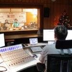 Finał 5go dnia akcji "Choinka pod choinkę", towarzyszą nam goście z II LO im. J. Śniadeckiego / Wojciech Habdas / Radio Kielce