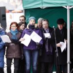 Kolędowanie na Kieleckim Rynku i Betlejemskie Światło Pokoju. Wodociągi kieleckie również właczyły się do śpiewania. / Stanisław Blinstrub / Radio Kielce